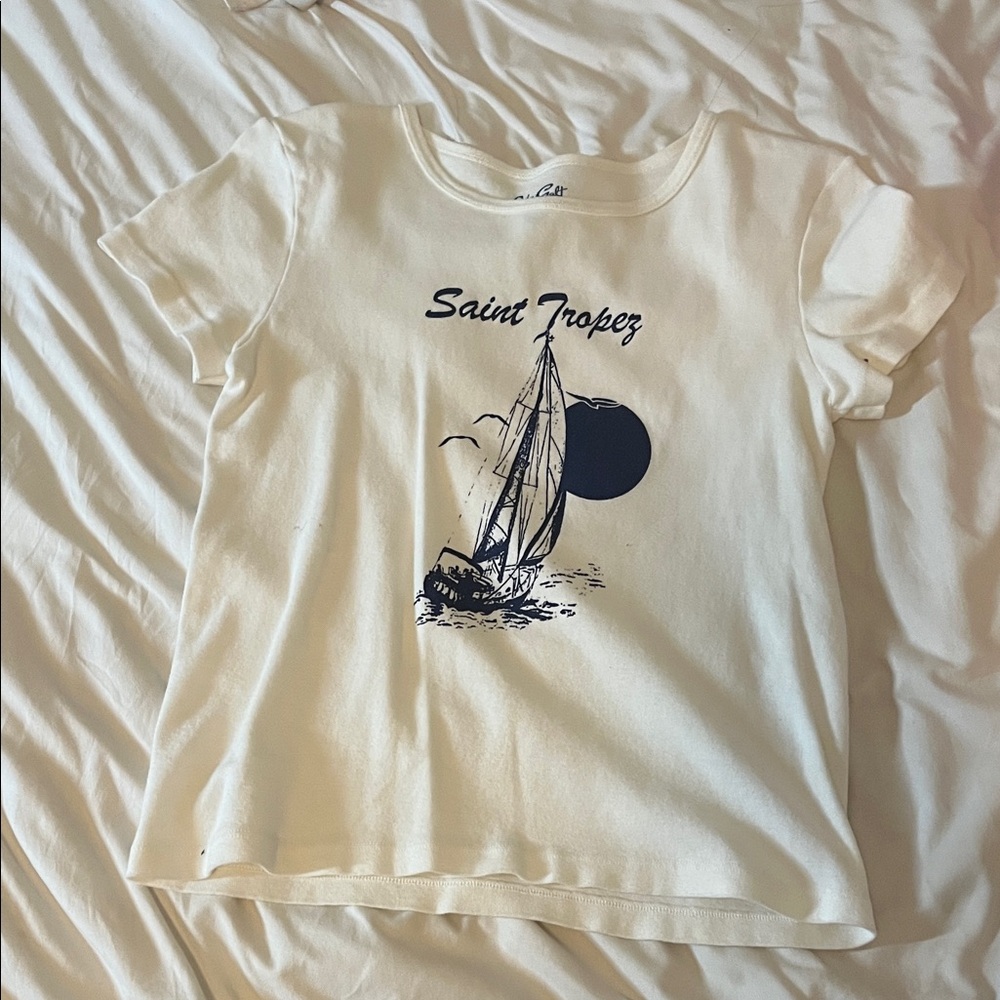 Brandy Melville graphic tee